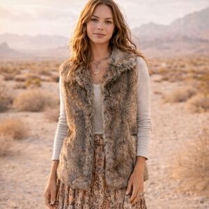 Kial Brown Fur vest  Warm chic faux fur satin lined sz M